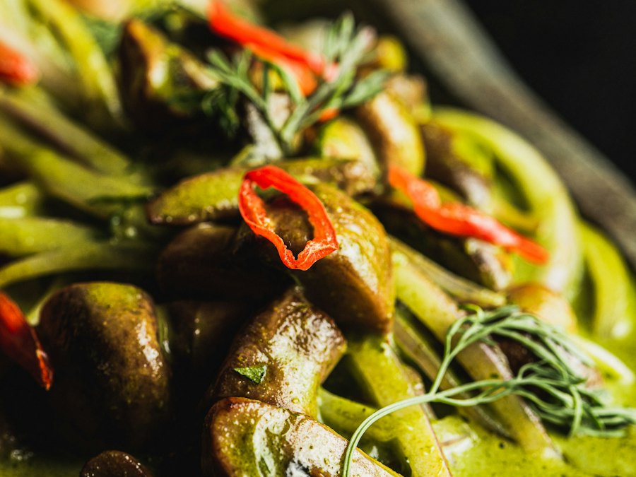 Thai green curry with mushrooms and red chili